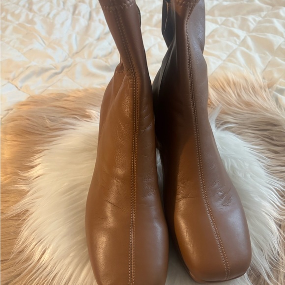 AEROSOLES Shoes - AEROSOLES Chic Tan Faux Leather Heeled Boots